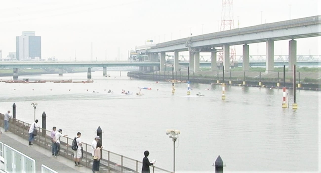ボートレース江戸川は、河川の水面を利用しているため、波が荒れやすい